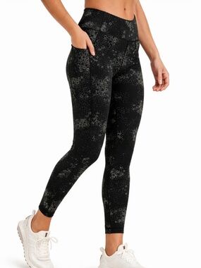 T by Talbots Performance Twinkle Stars High Waist Pocket Leggings Black Metallic